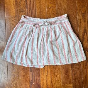 Cute pink and white summer skirt. Women’s size 4. Old Navy.